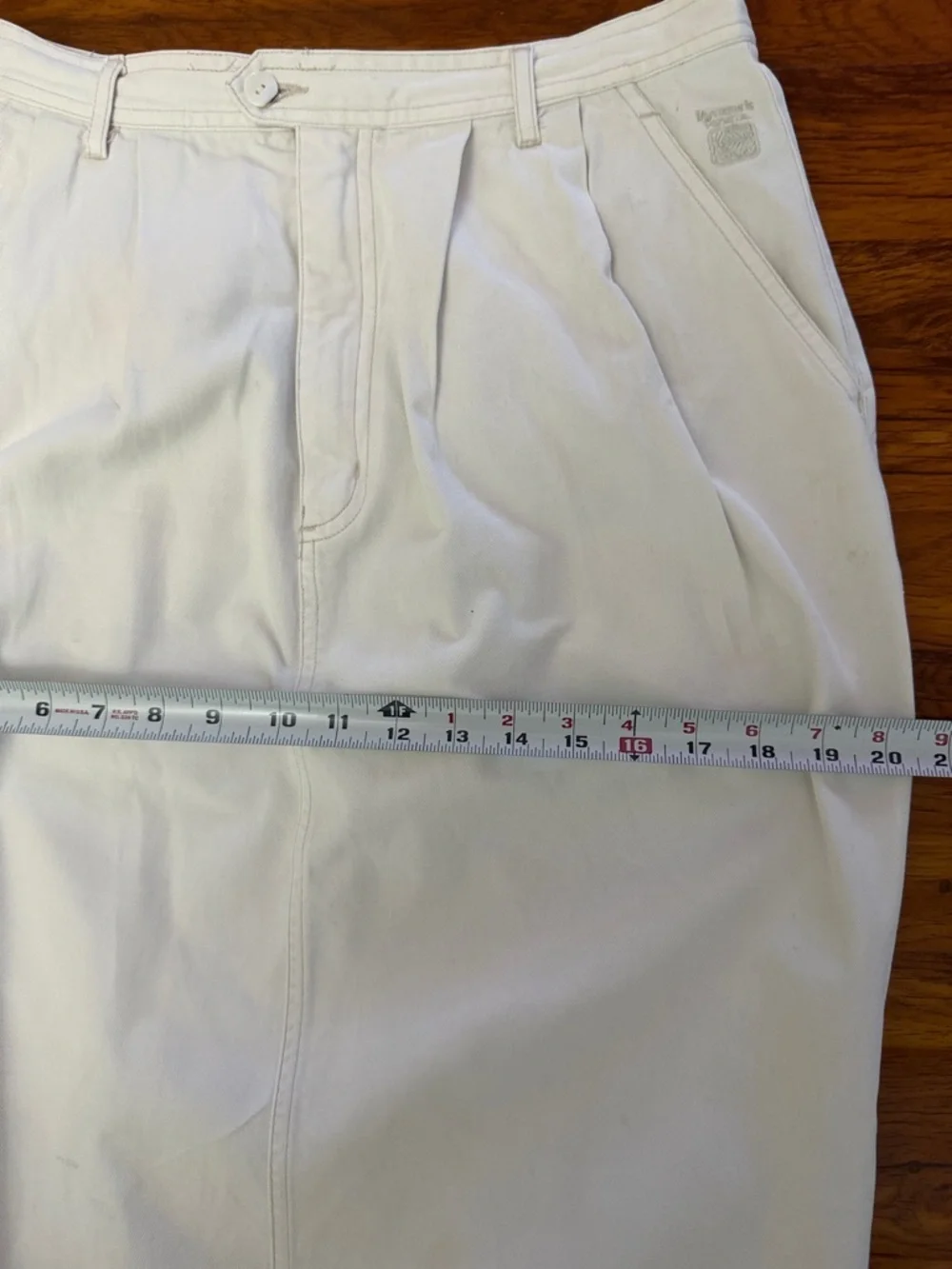 Vintage Women's off-white Midi Skirt - Classic Pleated Front
